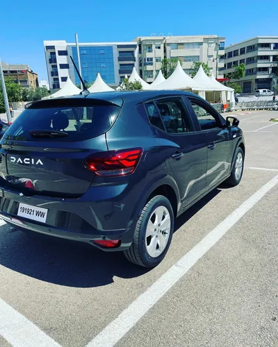 Dacia Sandero noire