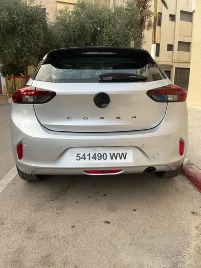 Opel Corsa grise