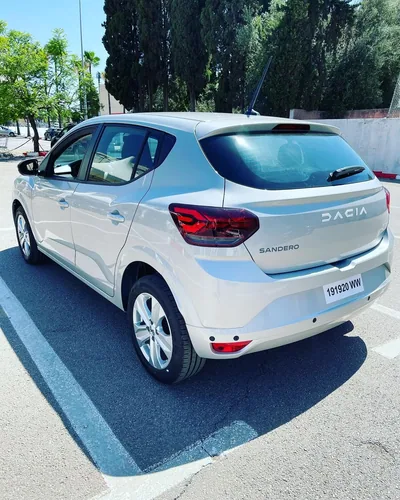 Dacia Sandero grise
