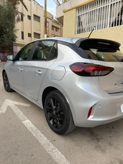 Opel Corsa grise