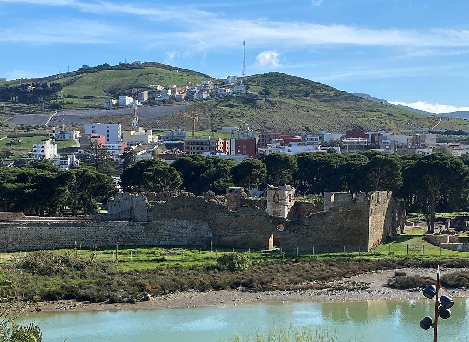 Le fort et la plage