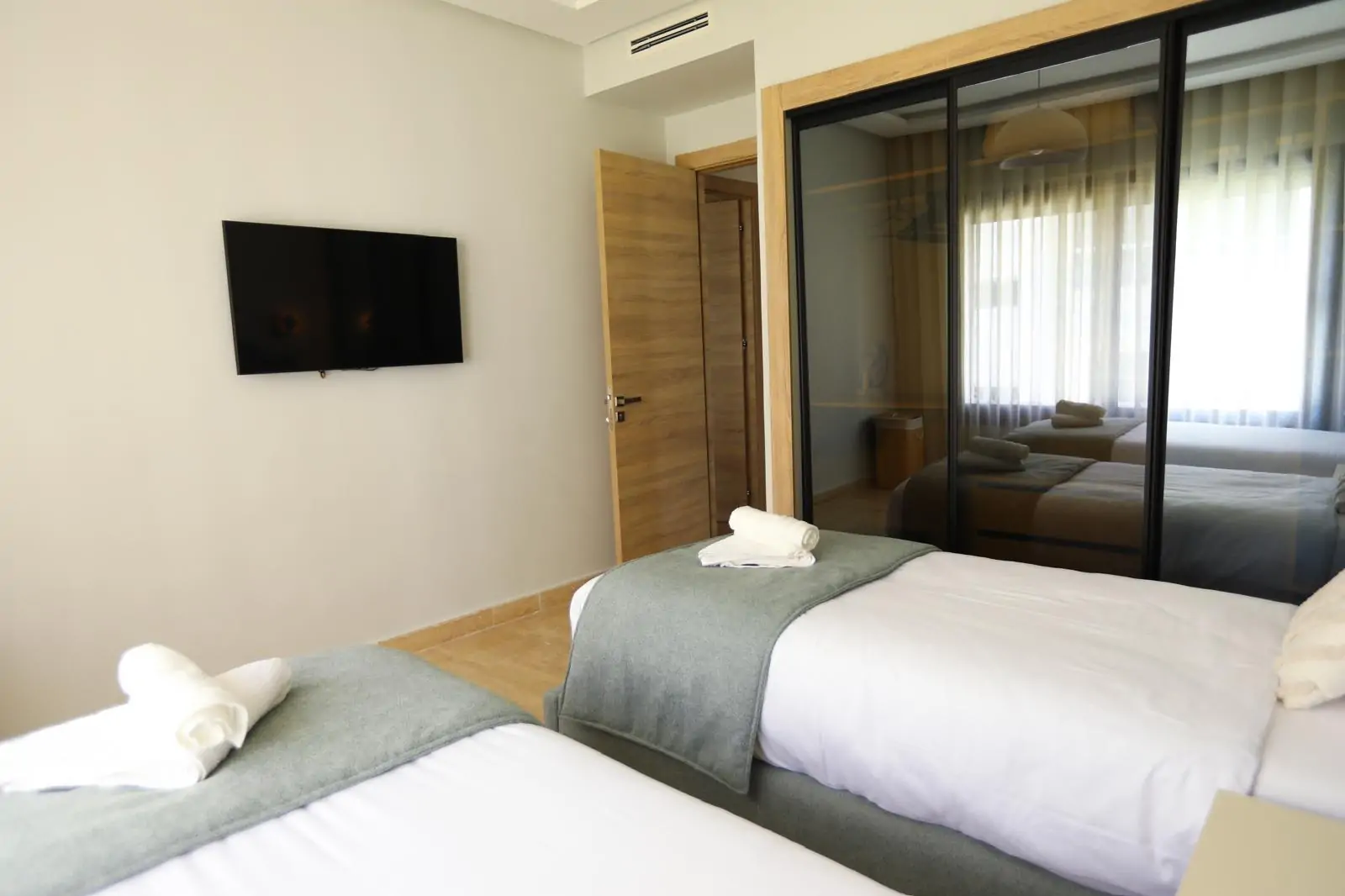 WhatsApp Image 2026-02-17 at 19.43.55-29